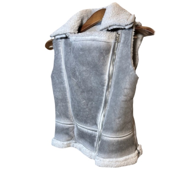 Grey Faux Shearling Sherpa Fleece Vest Asymmetrical Zipper Size Small by Nicole - Picture 13 of 16